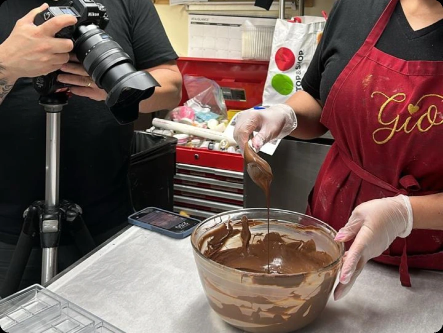 Produção artesanal do chocolate do Choco Berry